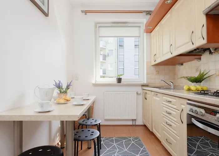 Apartament Na Parterze Z Parkingiem I Biurkiem Do Pracy Zdalnej W Piasecznie By Noclegi Renters