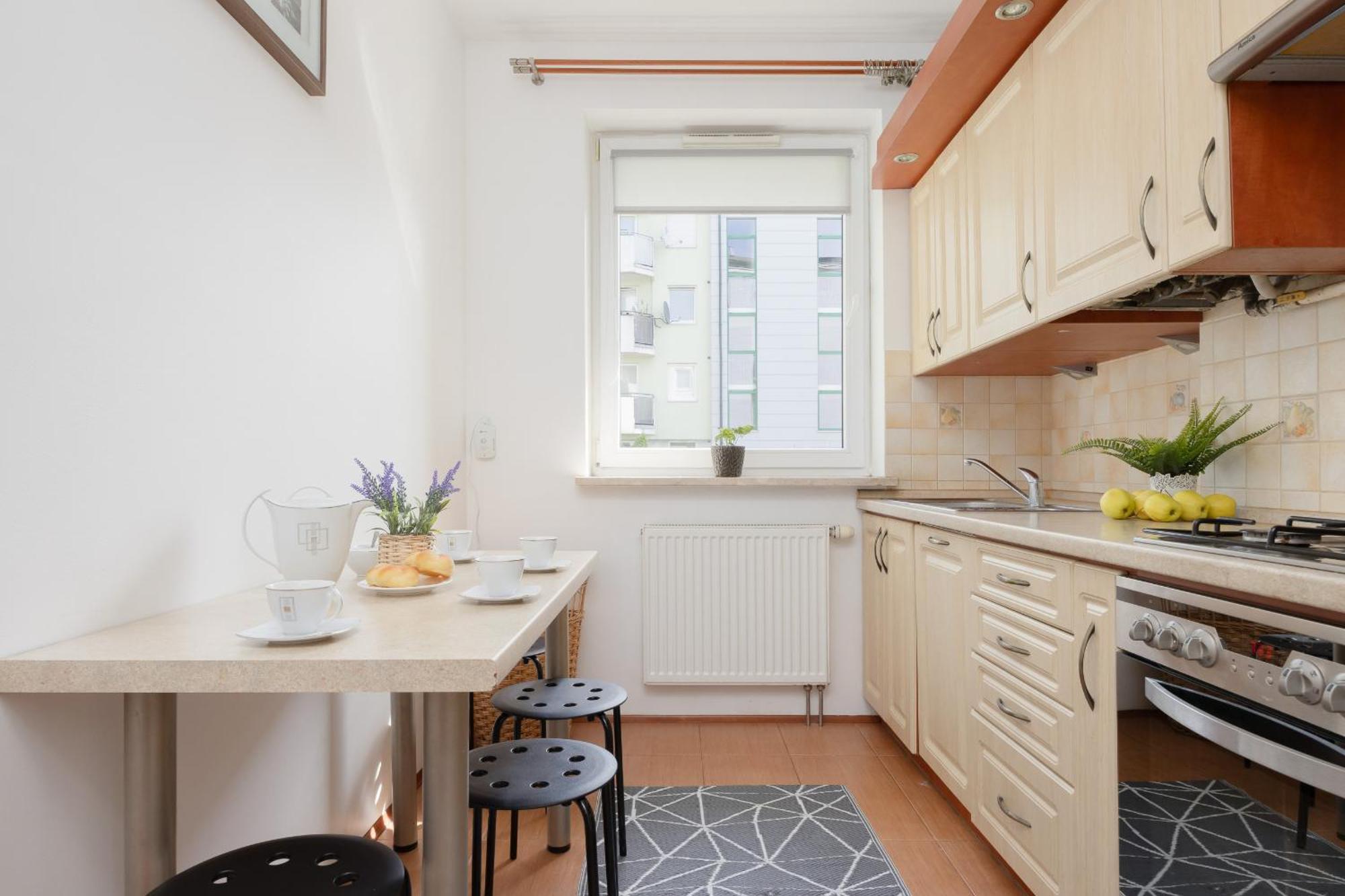 Apartment Na Parterze Z Parkingiem I Biurkiem Do Pracy Zdalnej W Piasecznie By Renters