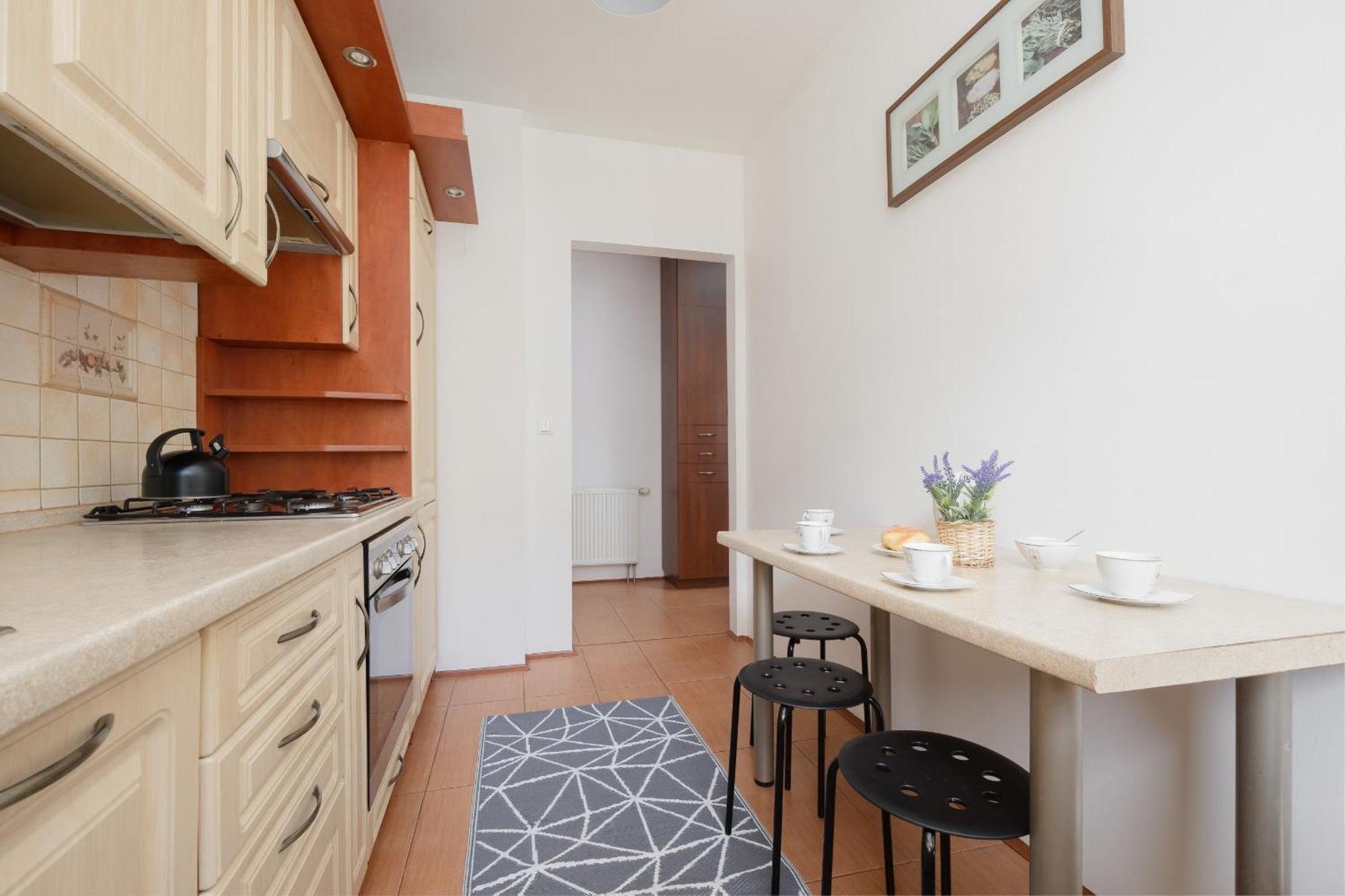 Apartment Na Parterze Z Parkingiem I Biurkiem Do Pracy Zdalnej W Piasecznie By Renters