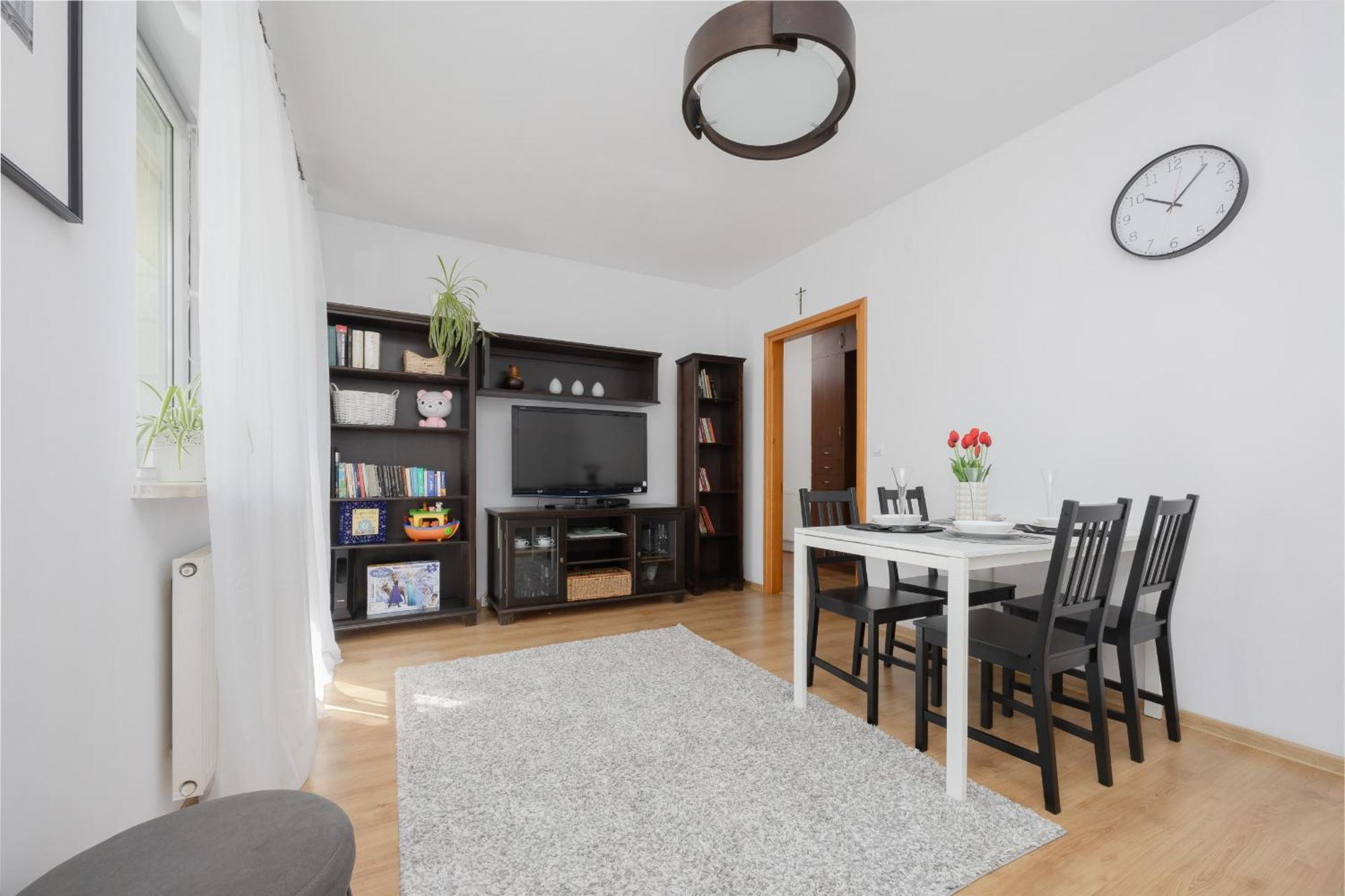 Na Parterze Z Parkingiem I Biurkiem Do Pracy Zdalnej W Piasecznie By Renters Apartment Piaseczno (Masovia)