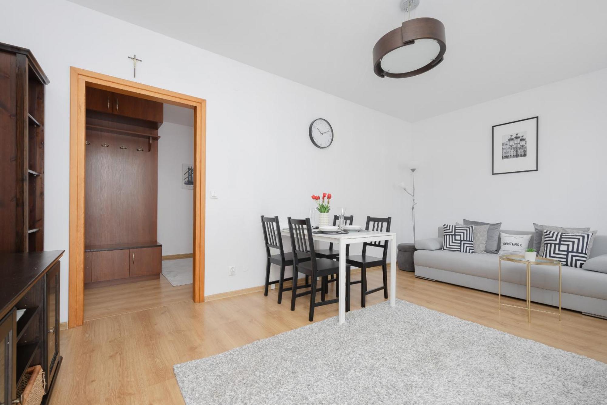 Na Parterze Z Parkingiem I Biurkiem Do Pracy Zdalnej W Piasecznie By Renters * Piaseczno (Masovia)