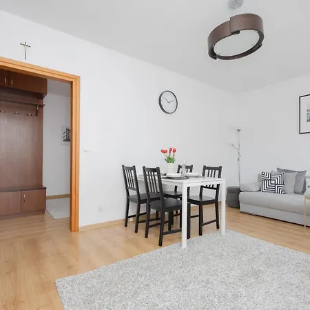 Apartament Na Parterze Z Parkingiem I Biurkiem Do Pracy Zdalnej W Piasecznie By Noclegi Renters Piaseczno  Exterior photo