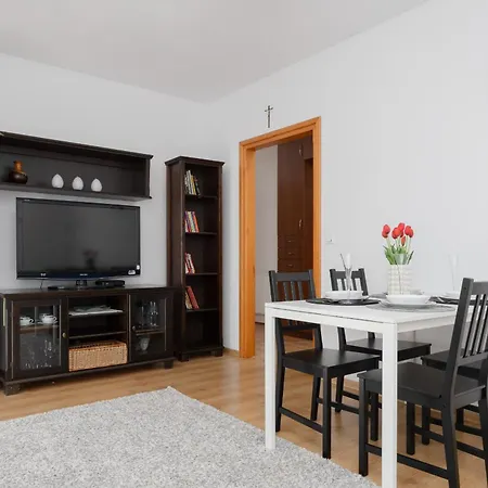 Apartament Na Parterze Z Parkingiem I Biurkiem Do Pracy Zdalnej W Piasecznie By Noclegi Renters Piaseczno  Exterior photo