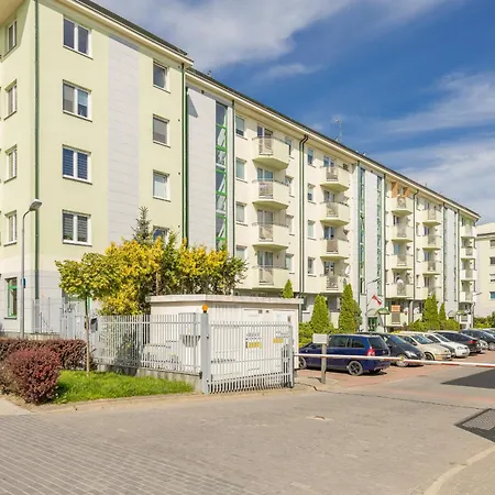 Apartament Na Parterze Z Parkingiem I Biurkiem Do Pracy Zdalnej W Piasecznie By Noclegi Renters Piaseczno  Exterior photo